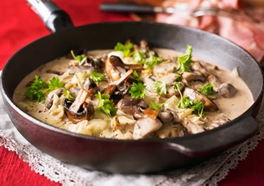 Panna med vitkål och champinjoner