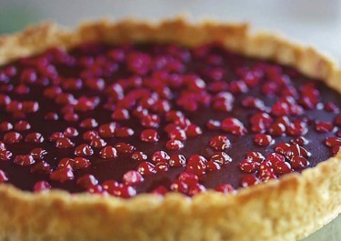 Suklaa-toffee-puolukkapiirakka
