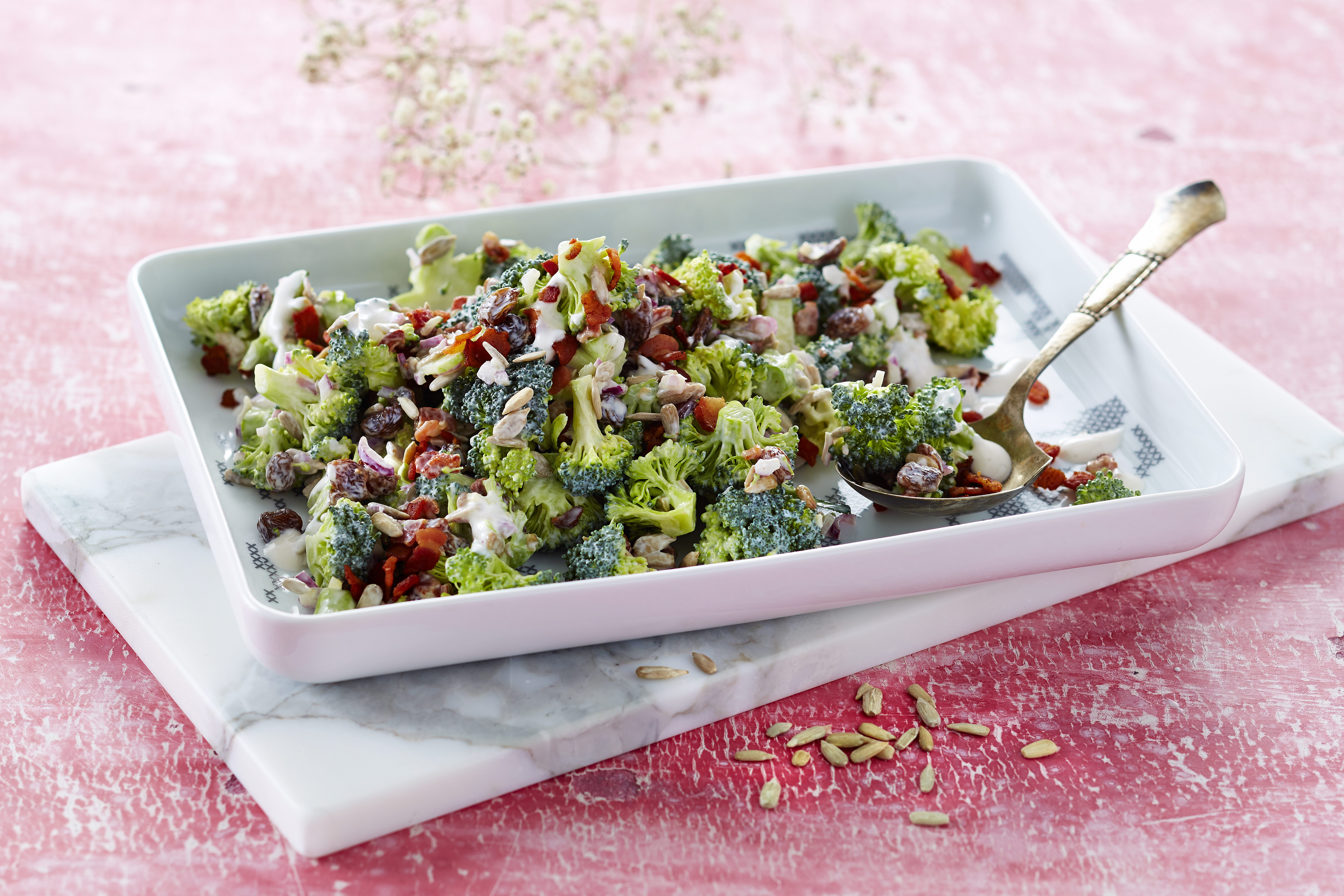 Brokkolisalat mit Speck - einfach| Arla - Rezept