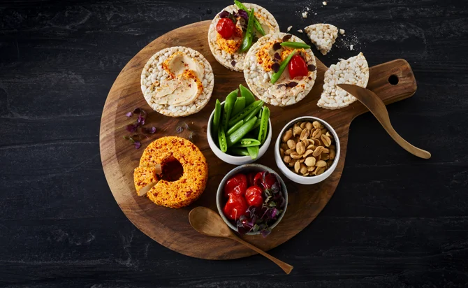 Rice cracker snack with Castello® Chilli & Ginger Cream Cheese