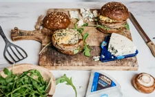 Paddenstoelenburger met blauwe kaas van Chickslovefood
