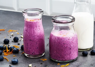 Smoothie med kardemumma och blåbär