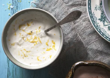 Citronyoghurt med vitlök