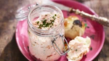 Laxspread med pepparrot