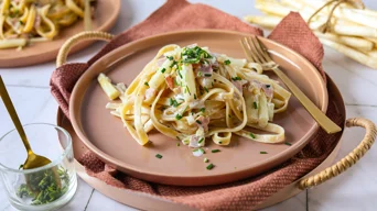 Pasta with white asparagus