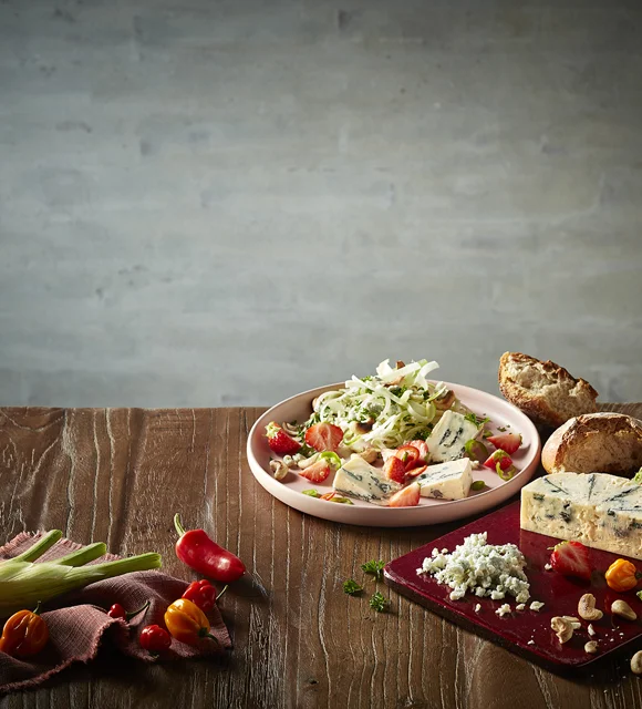 Double Blue Cheese salad with strawberries and fennel