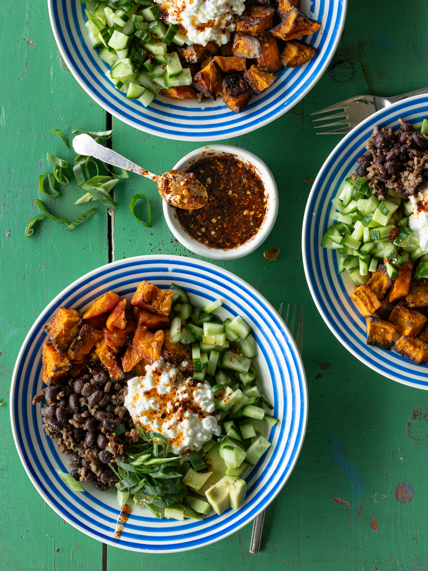 Hytteostbowl med bagte søde kartofler