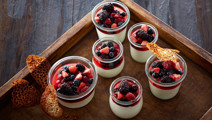 Jule-panna cotta med lyn romtopf