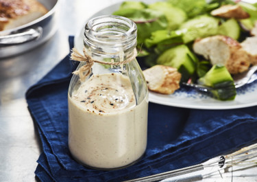 Asiatisk gräddfilssås med soja, sesam och lime