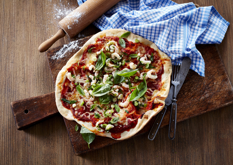 BBQ pizza with garlic marinated prawns Arla Recipe Arla UK