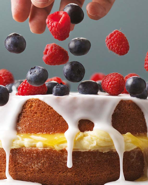 Torta al limone con farcitura di crema al burro