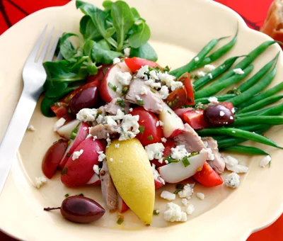 Warm potato salad with green beans and Blue Cheese