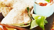 Quesadillas med rökt kalkon