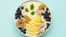 Tropische smoothiebowl met Arla Skyr Kokos