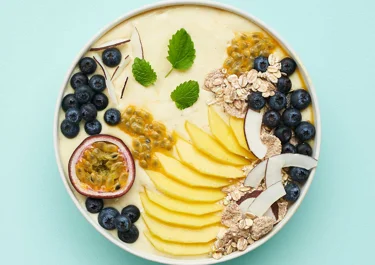 Tropische smoothiebowl met Arla Skyr Kokos