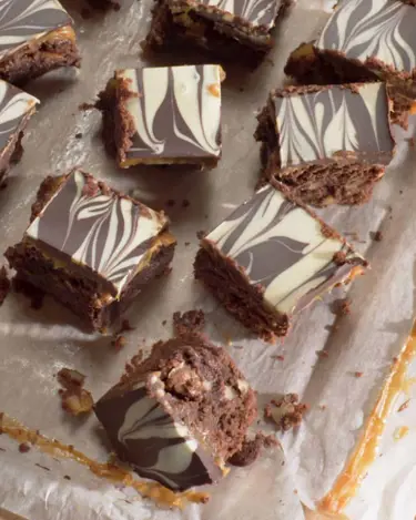 CHOCOLATE & CARAMEL SLICE