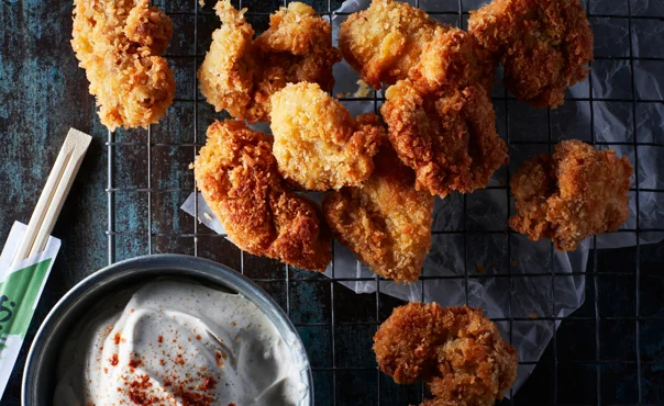 Chicken nuggets with masala cream dip