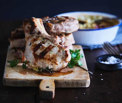 Gefülltes Schweinekotelett mit extra gereiftem Cheddar