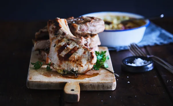 Gefülltes Schweinekotelett mit extra gereiftem Cheddar