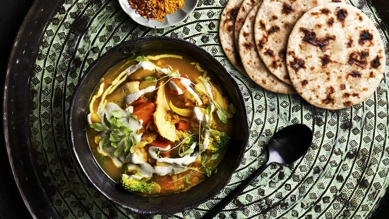 Intialainen kanakeitto