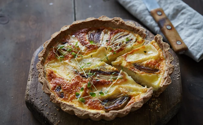 Pie with Castello Creamy Brie, thyme and caramelised onions