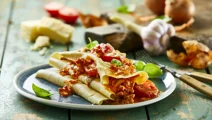 Åben lasagne med salsiccia