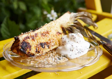 Grillad ananas med yoghurtglass