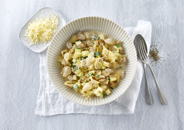 Pasta med champignon og squash