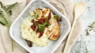 Grekisk kycklingfilé med örtpotatismos