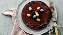 Pääsiäisen gluteeniton suklaakakku