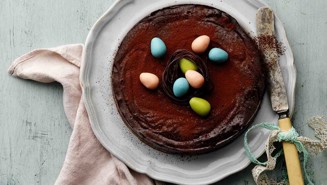 Pääsiäisen gluteeniton suklaakakku