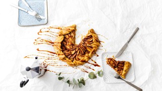 Omenagalette ja suolakaramellikastike