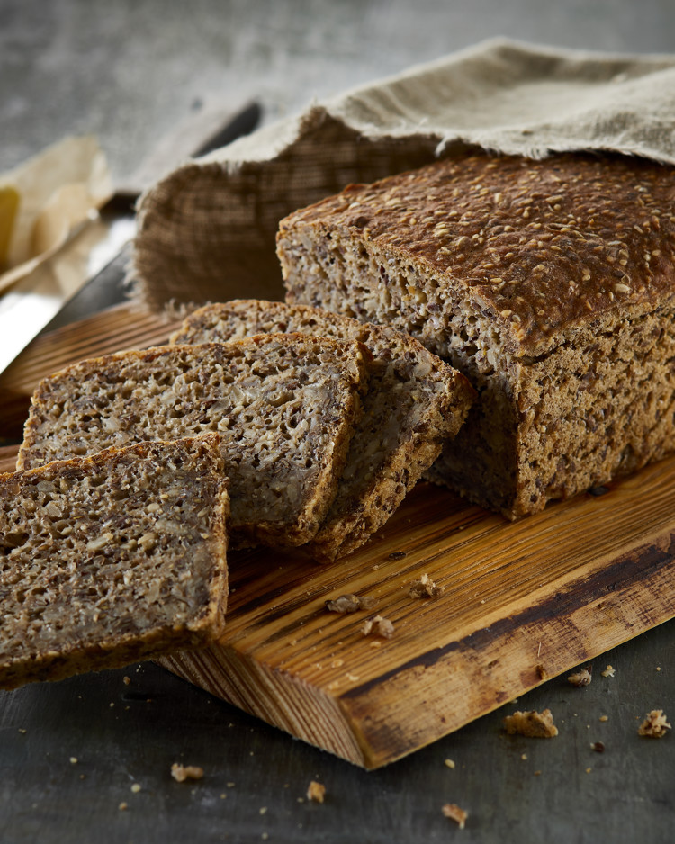 Rugbrød – Nem opskrift på brød med kerner og smag | Arla
