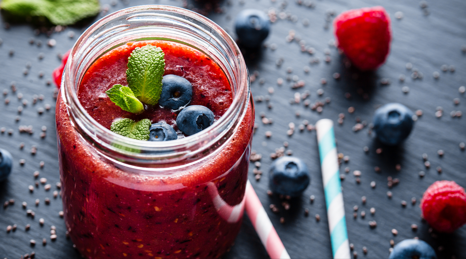 Heidelbeer-Himbeer-Smoothie mit Müsli | Arla - Rezept