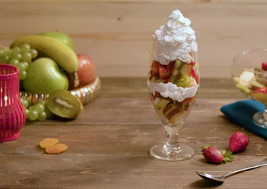 Fruit salad with cream