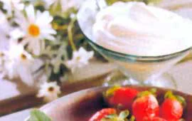 Läcker sås till jordgubbar eller fruktsallad