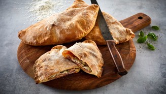 Kinkku-juusto-calzone