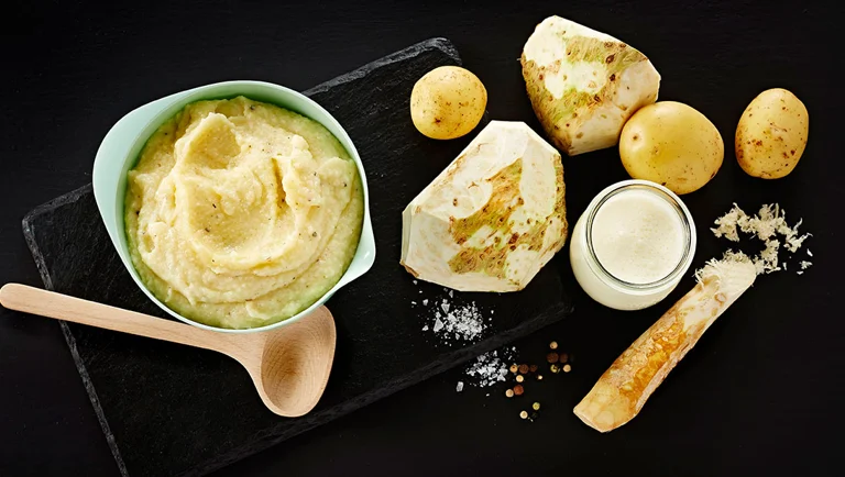 Dip af knoldselleri og kartofler med peberrod og fløde