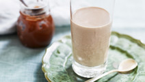 Banan- och hasselnötssmoothie