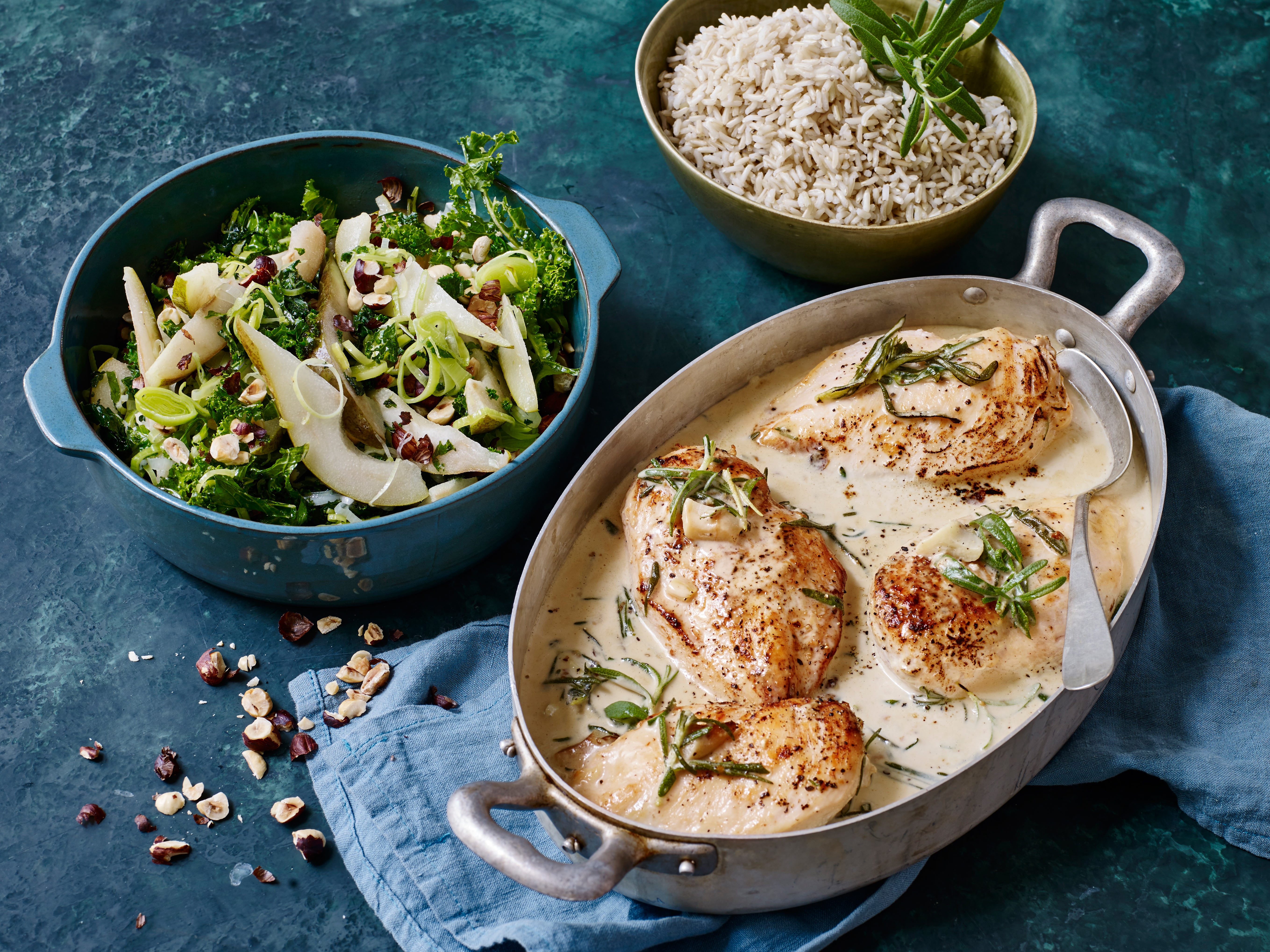 Kana kermaisessa kastikkeessa