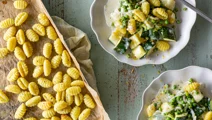Gnocchi med ærter og citron