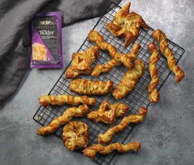 Cheesy Pesto Puff Pastries