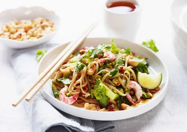 Asiatisk nudelsallad med räkor
