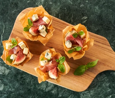 MINI FILO PIES WITH BLUE CHEESE AND HAM
