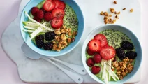 Avocado smoothie bowl
