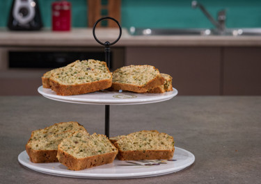 Αλμυρό κέικ με Havarti, φουντούκι και μυρωδικά