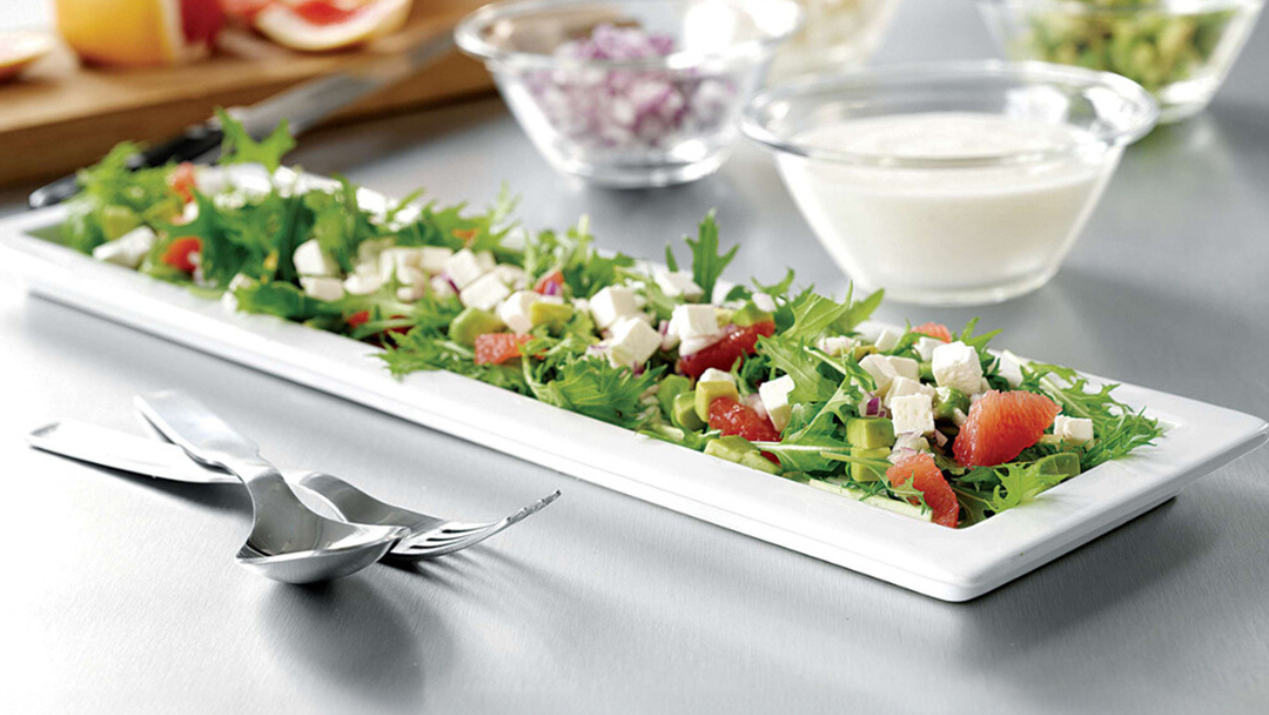 Rucola-salaattia ja verigreippiä