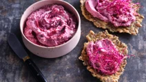 Färskost med rödbeta
