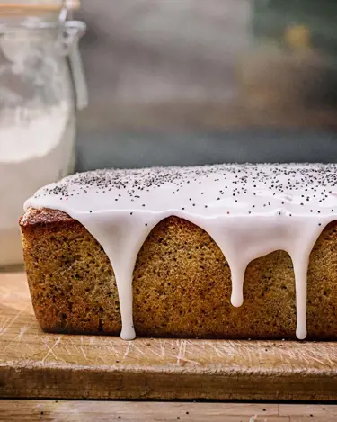 LEMON DRIZZLE CAKE