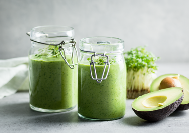 Pinaattismoothie inkiväärillä